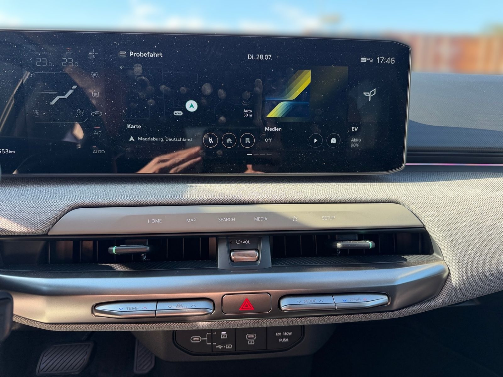 Fahrzeugabbildung Kia EV4 81 FWD EARTH UP TE WIC DWP DE SD