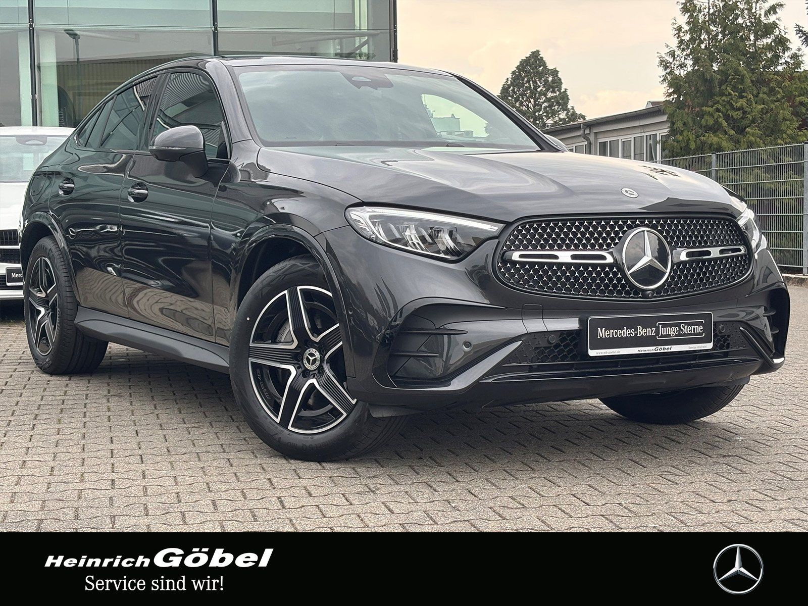 Fahrzeugabbildung Mercedes-Benz GLC 220 d 4M Coupé AMG*AHK*PANO*MEMORY*DIST*360°