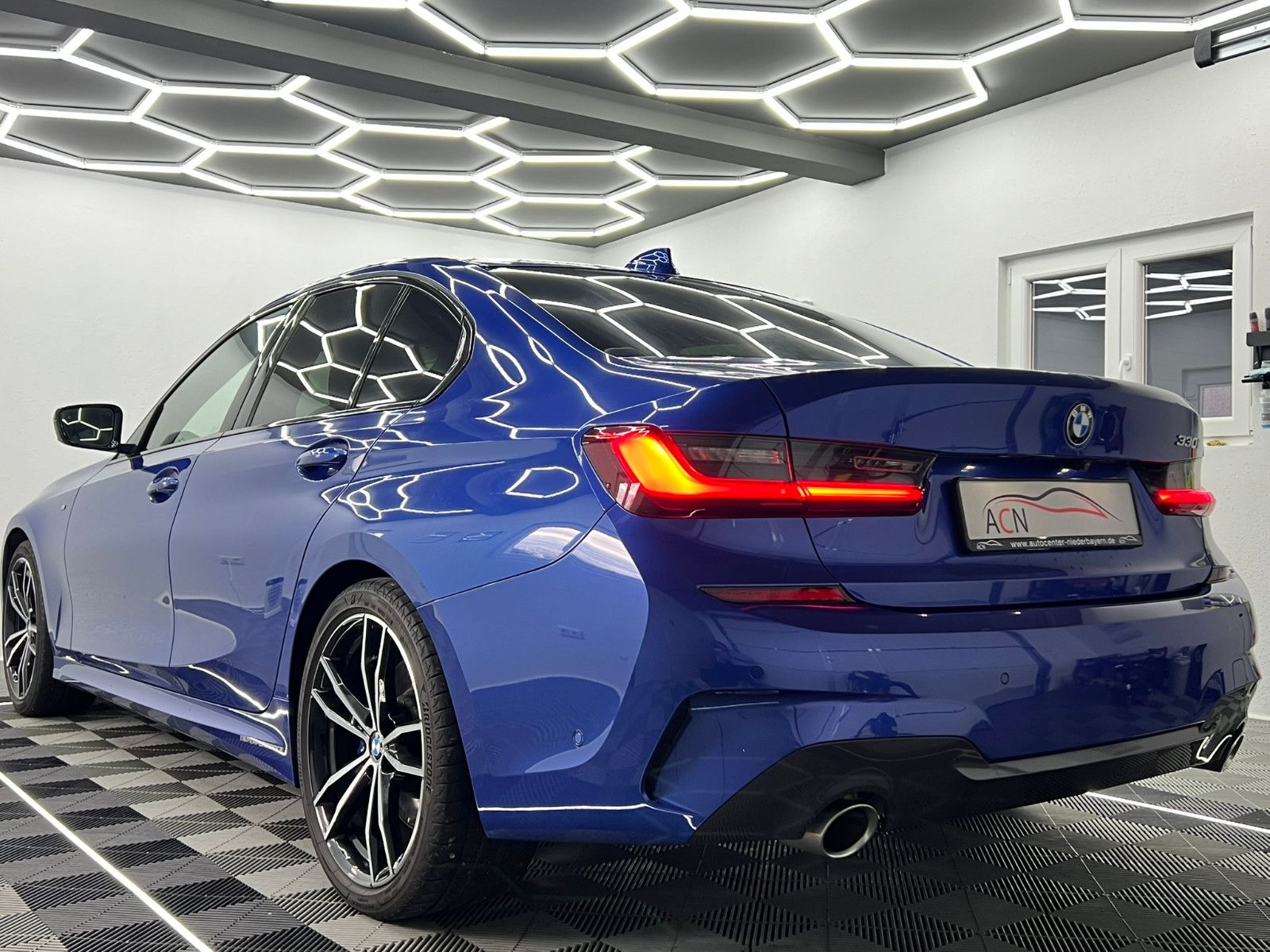 Fahrzeugabbildung BMW 330 i Lim. M SPORT/LASER/360*/H&K/HuD/ACC/DE FZG