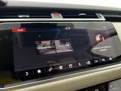 LAND ROVER Range Rover Velar  HSE / 4x4 / 99.tKM /GARANTIE