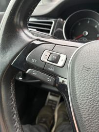 Volkswagen Golf - 10