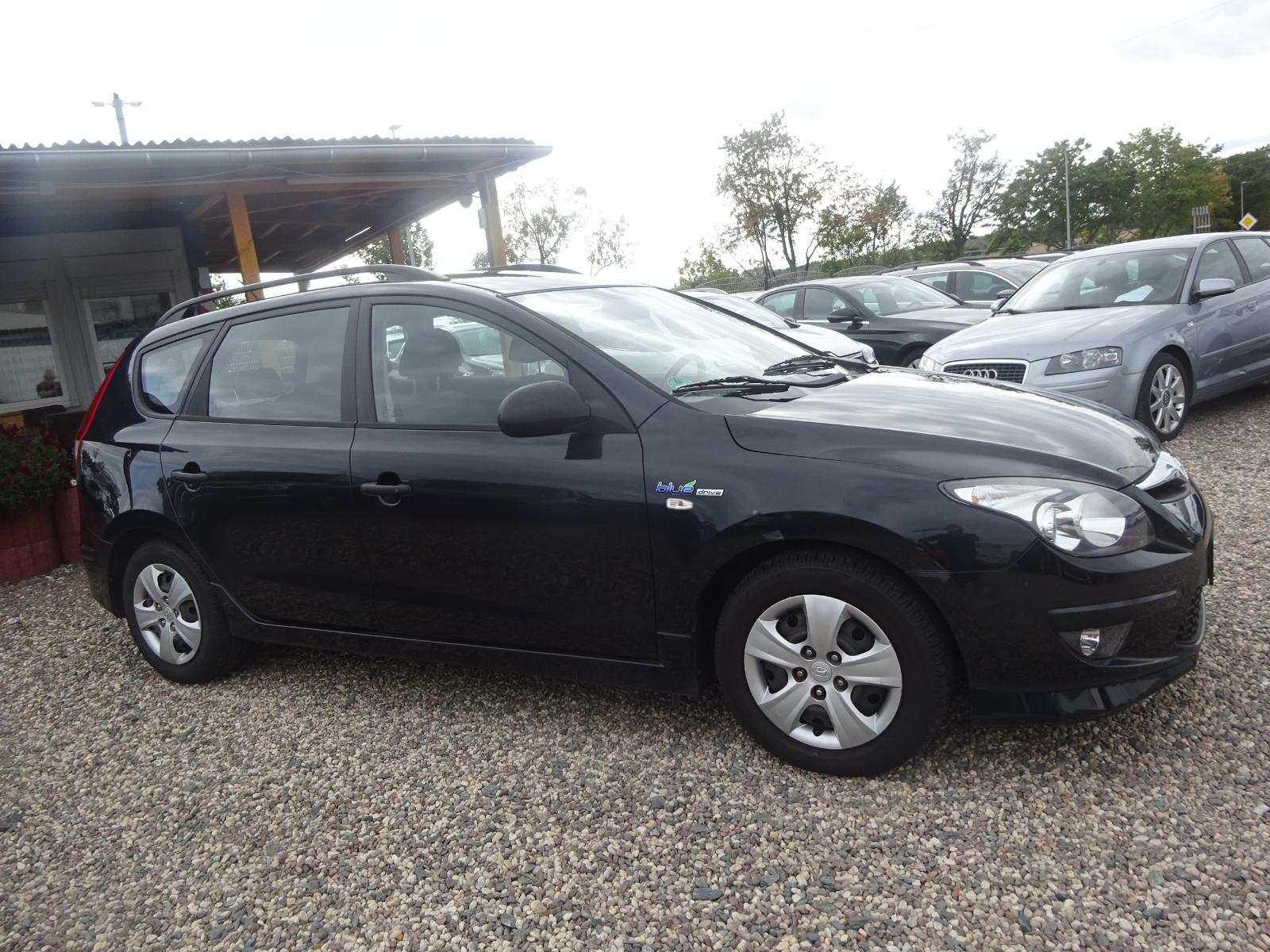 Hyundai i30 2010 — interior