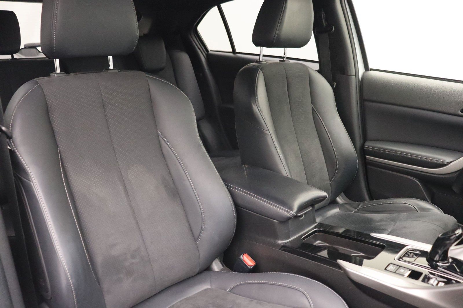Fahrzeugabbildung Mitsubishi Eclipse Cross 2.4 PHEV Plus