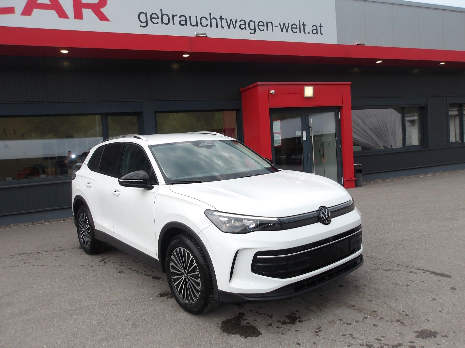 Volkswagen Tiguan 1.5 eTSI Goal "AHV"  EXP € 21990.-- imagem 3