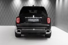 Cullinan Series II 2026 BLACK/TIFFANY VIP SEATS