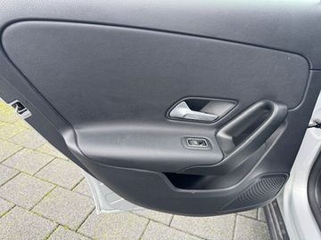 Bild 14 Mercedes-Benz A 200 Progressive Automatik MBUX Kamera Navi SHZ