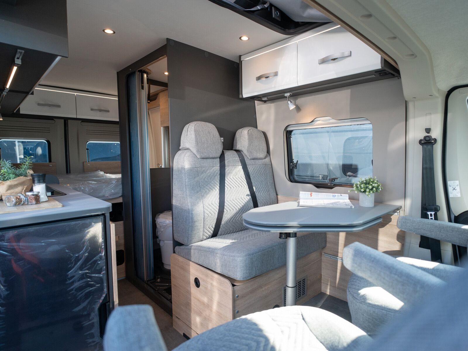 Fahrzeugabbildung Dethleffs Globetrail 600 DS Fiat Aufstelldach