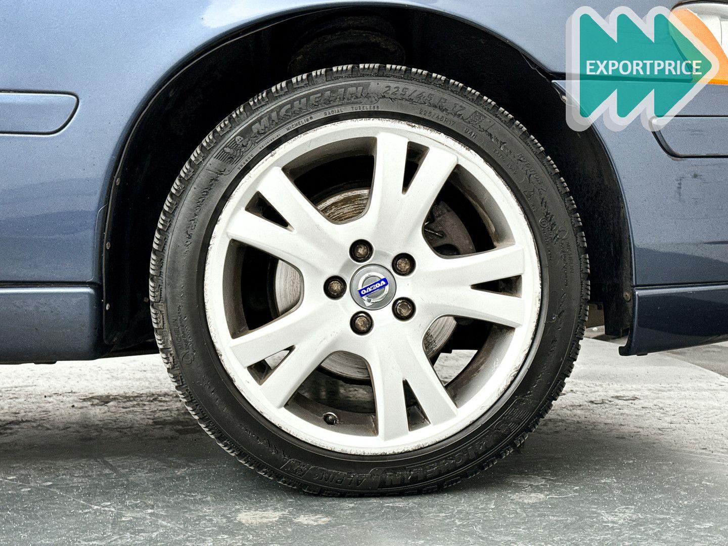 Volvo V70 2007 — photo 22