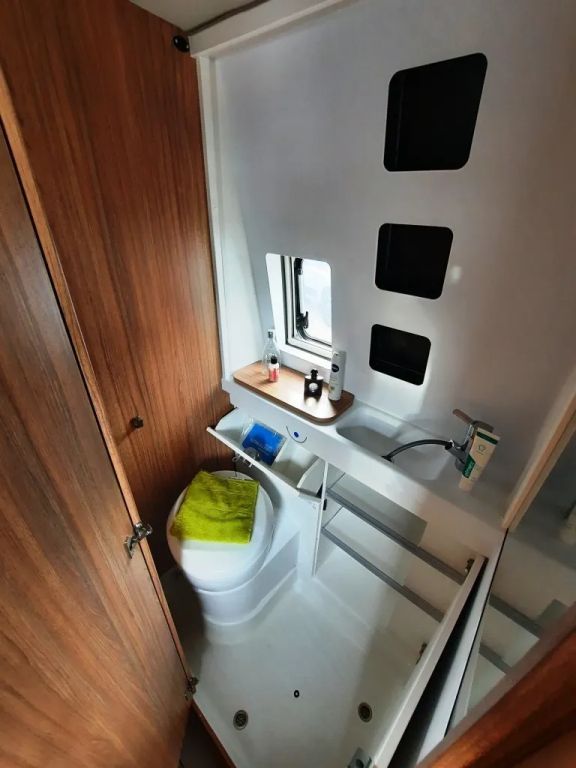 Fahrzeug Übersicht 17 Fahrzeugabbildung Weinsberg CaraBus EDITION FIRE 600 MQ Verfüg./Sparen Sie 1