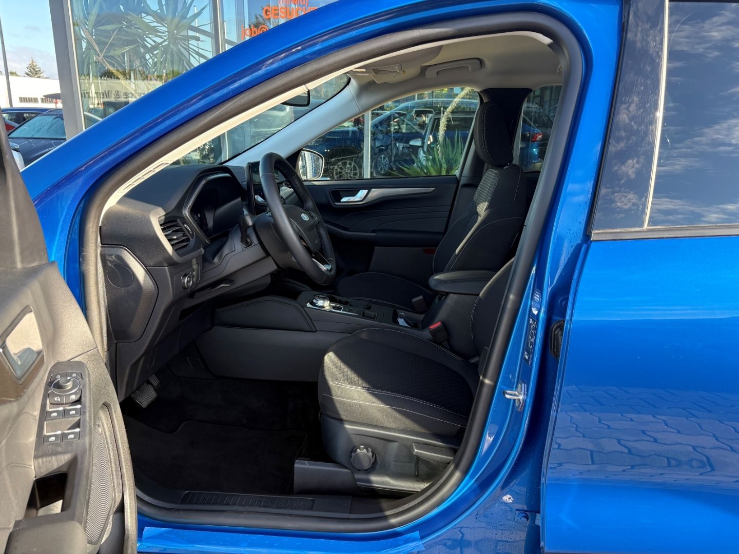 Fahrzeugabbildung Ford Kuga Titanium 1.5 VerkehrszeichenER Tempomat LED