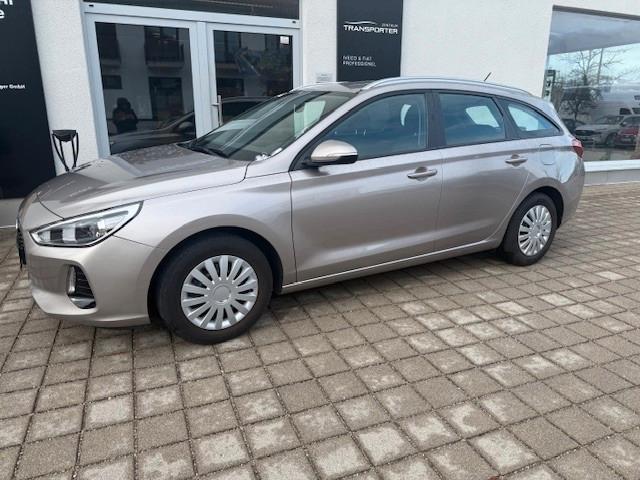Hyundai i 30cw 1.4 M/T Family Sitzheizung