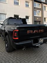 Dodge RAM 1500 Night Edition 5.7L V8 LPG - Dodge RAM in Duisburg