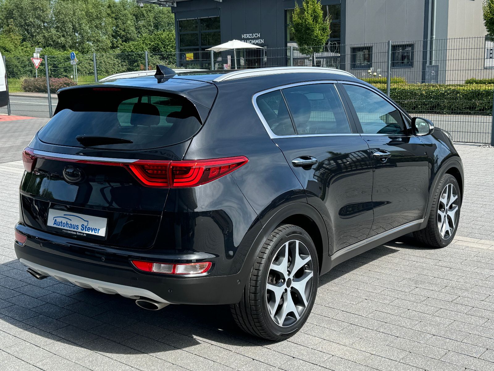 Fahrzeugabbildung Kia Sportage GT-Line 4WD,Navi,Leder,Sitzh,Kamera v+h