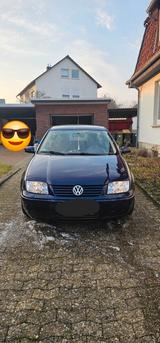 Volkswagen Bora 2.0 Basis Basis - blaue Volkswagen Bora