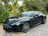 Aston Martin V8 Vantage 4.7 426 Sportshift - schwarze Aston Martin V8 Vantage