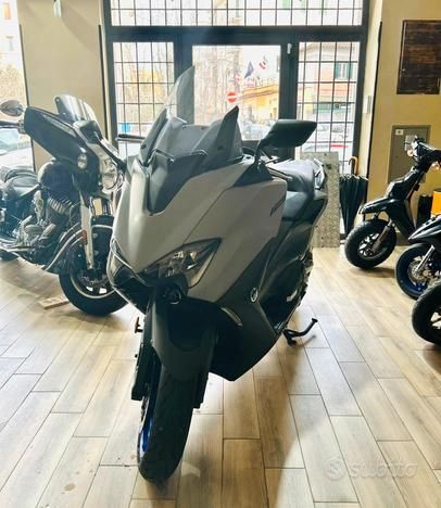 Yamaha tmax 560 icon grey