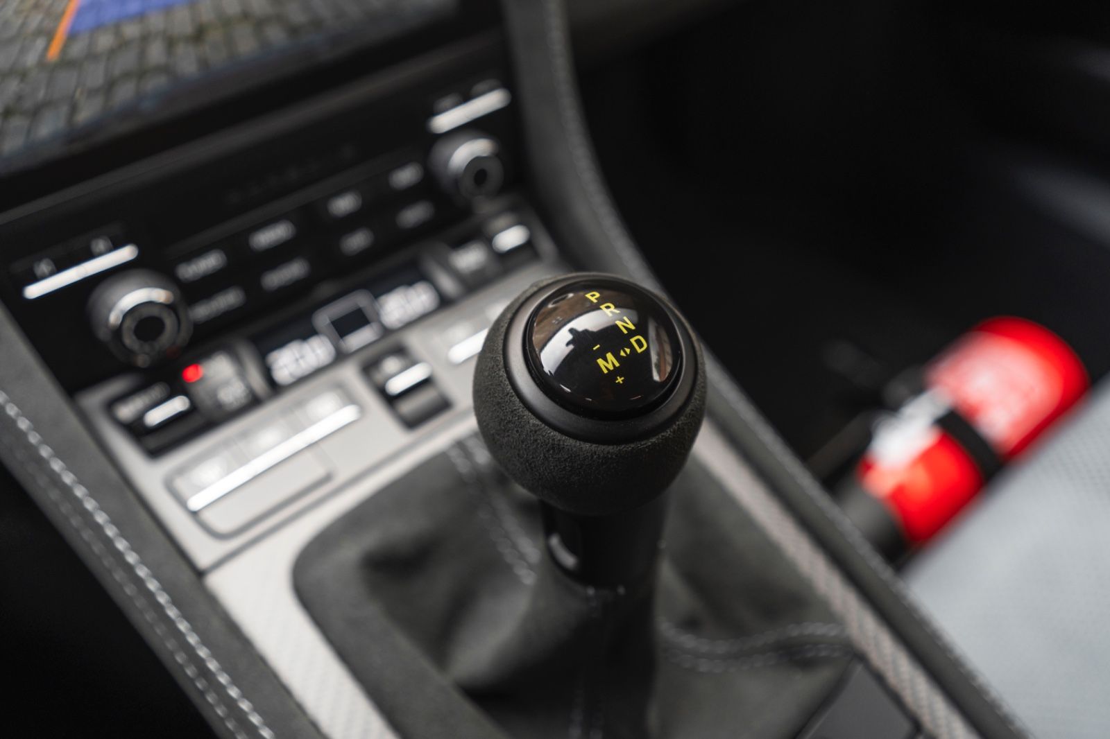 Fahrzeugabbildung Porsche Cayman GT4 RS WEISSACH LIFT BOSE PCCB MAGNESIUM