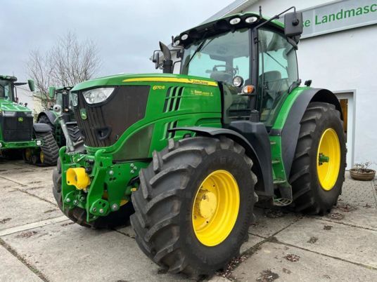 John Deere 6170R mit Frontzapfwelle