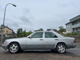 Mercedes-Benz E 300 124 Klima TÜV 03/2026 Automatik SSD AHK - Mercedes-Benz E 300 aus 1993
