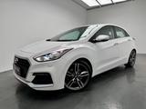 Hyundai i30 Turbo 1.6 TGDI+KAMERA+KEYLESS+NAVI+BI-XENON - Hyundai i30: Weiß