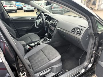 Volkswagen Golf - 11