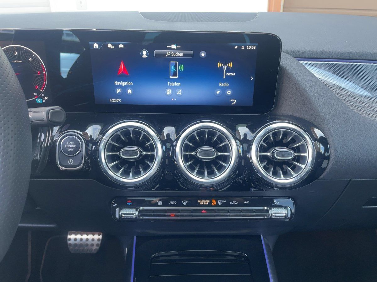 Fahrzeugabbildung Mercedes-Benz GLA 200 d AMG/Night/Pano/Kamera/AHK