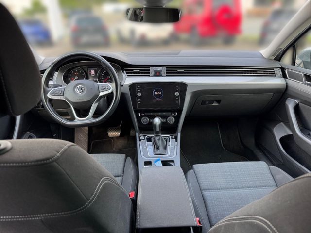 Passat Variant Business 1.5 TSI DSG LED Navi AHK