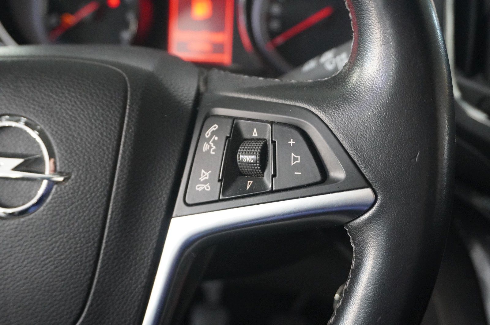 Fahrzeugabbildung Opel Zafira C Tourer 1.6 INNOVATION NAVI/BI-XENON/AHK