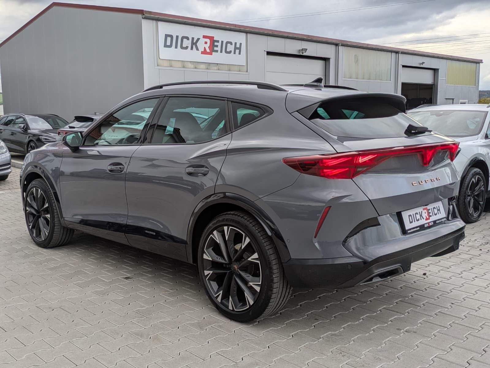 Fahrzeugabbildung CUPRA Formentor 1.5 eTSI PANO*MATRIX*SENNH.*DINAM*360°