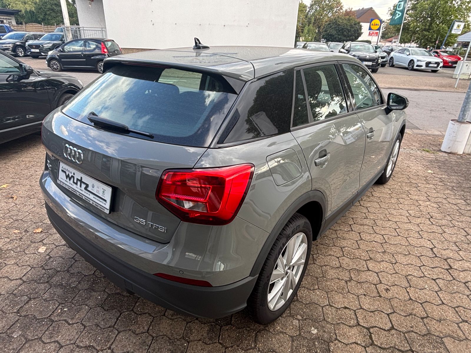 Fahrzeugabbildung Audi Q2 35 TFSI sport