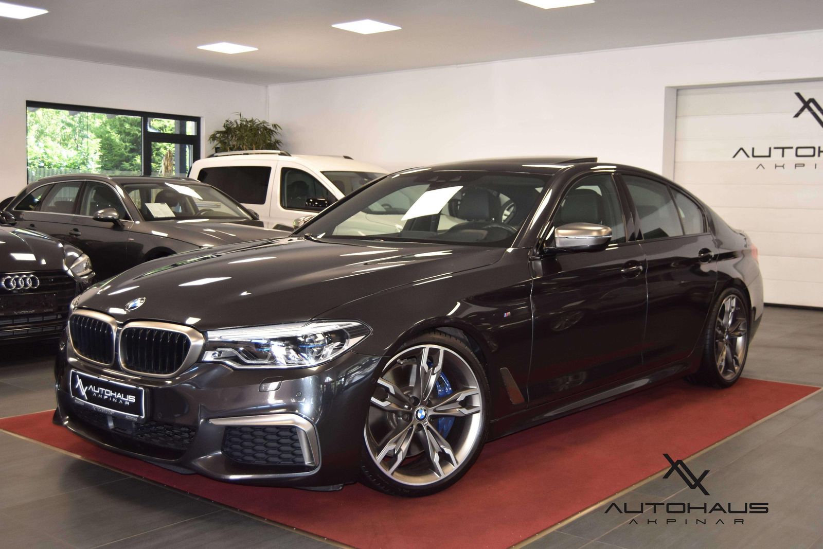 BMW M550 d xDrive LASER HUD SCHIEBEDACH ACC KEY  MEM