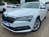 Skoda Superb Combi Style AUTOMATIK KAMERA TEMPOMAT SHZ - Skoda Superb: Auto