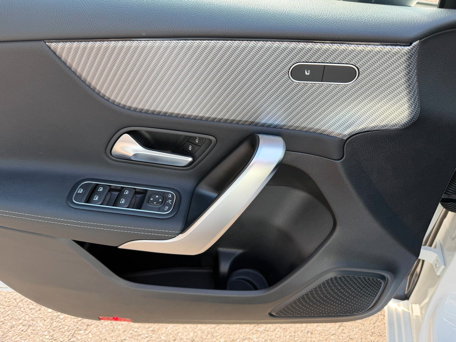 Fahrzeugabbildung Mercedes-Benz A 200 Progressive+LED+IHC+RKamera+LenkBeh+uvm.