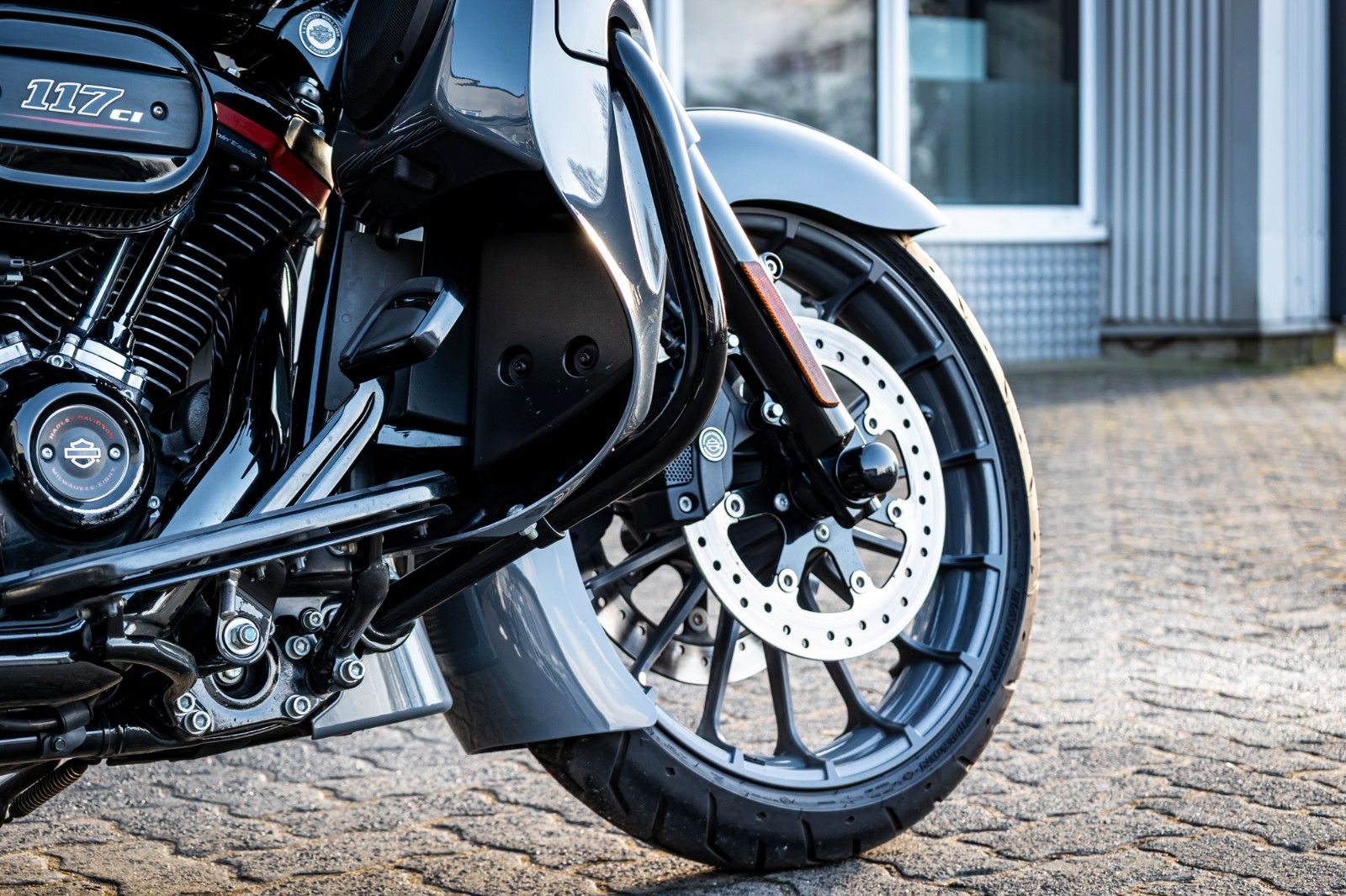 Fahrzeugabbildung Harley-Davidson FLHXSE CVO STREET GLIDE 117 cui - Jekill -