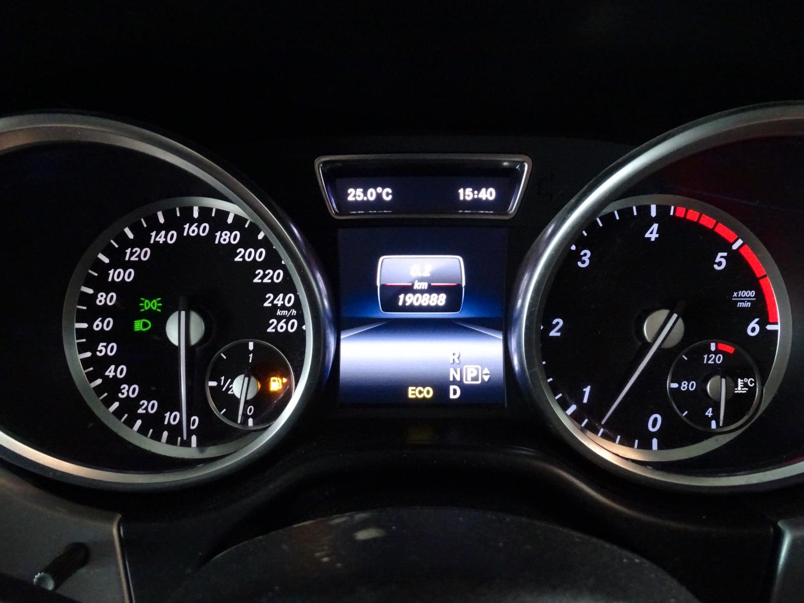 Mercedes-Benz ML 350 CDI BlueTec 4Matic*AHK+PANO+LEDER