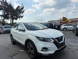 Nissan Qashqai 1.2 DIG-T LED PANO NAVI 180KAM - Nissan Qashqai Gebrauchtwagen in Frankfurt