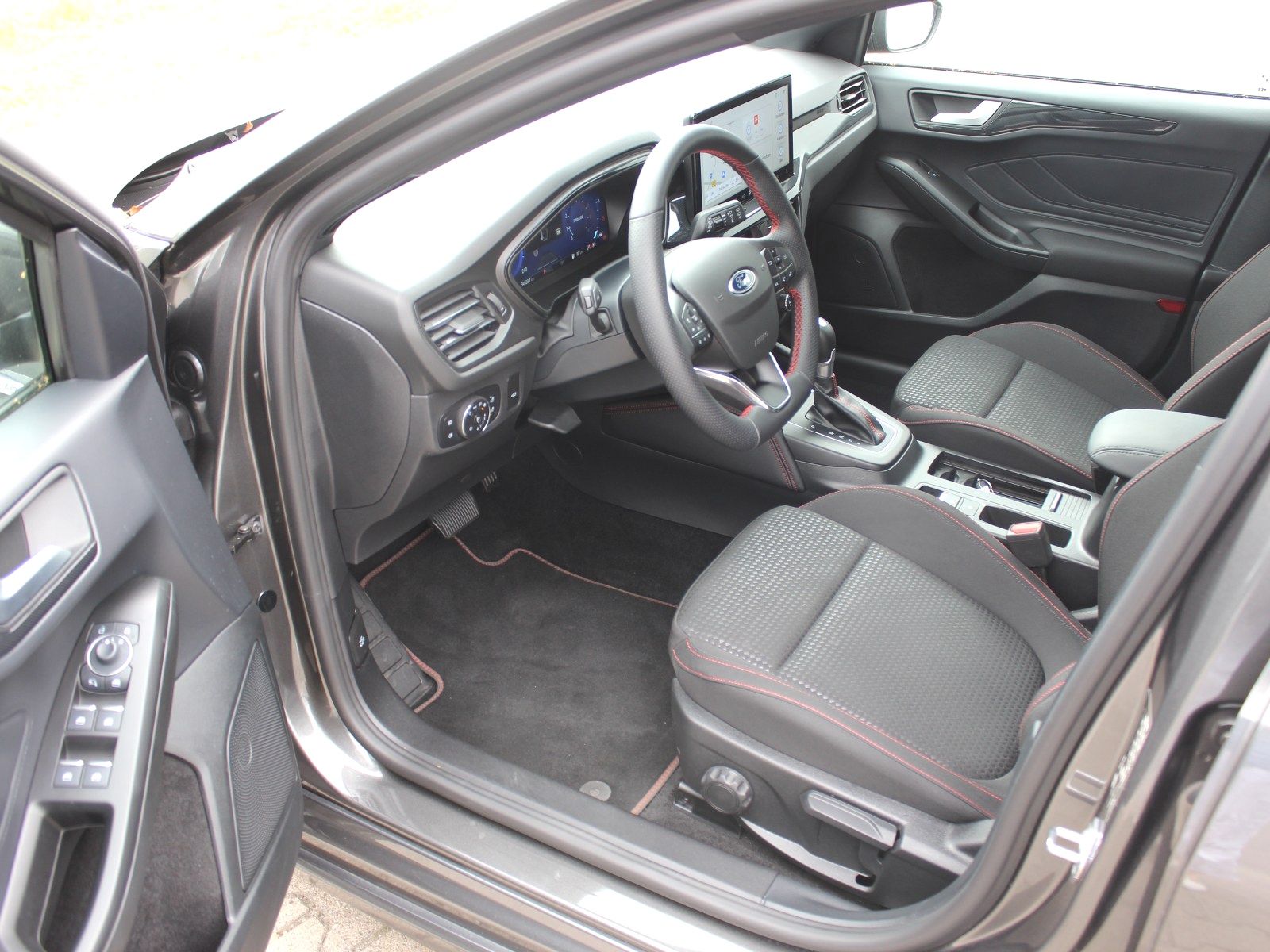 Fahrzeugabbildung Ford Focus ST-Line X 1,0 EcoBoost Mild-Hybrid