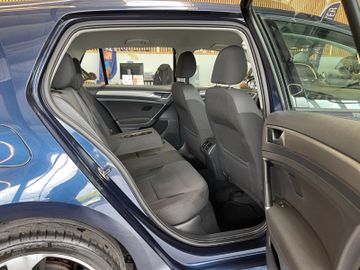 Volkswagen Golf VII 1.8 TSI ACT Advance *TEMPOMAT*PDC*KLIMA