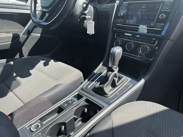 Volkswagen Golf VII Comfortline BMT Klima+AHK+PDC v+h+LED