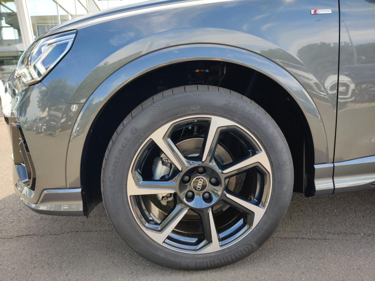 Fahrzeugabbildung Audi Q3 SUV S line Q3 35 TDI, 19", Assistenzpak, Navi