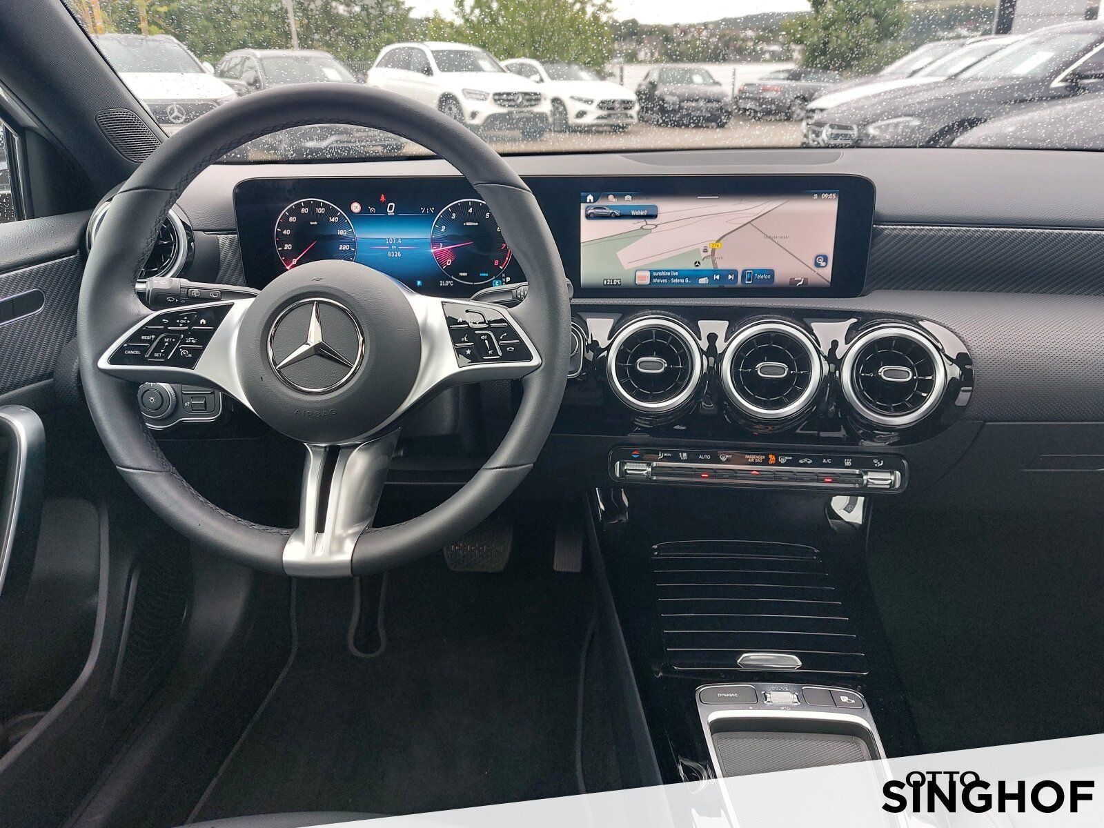 Fahrzeugabbildung Mercedes-Benz A 200 +Panodach+Standhzg+LED+Rü Kam+MBUX+Sitzhg