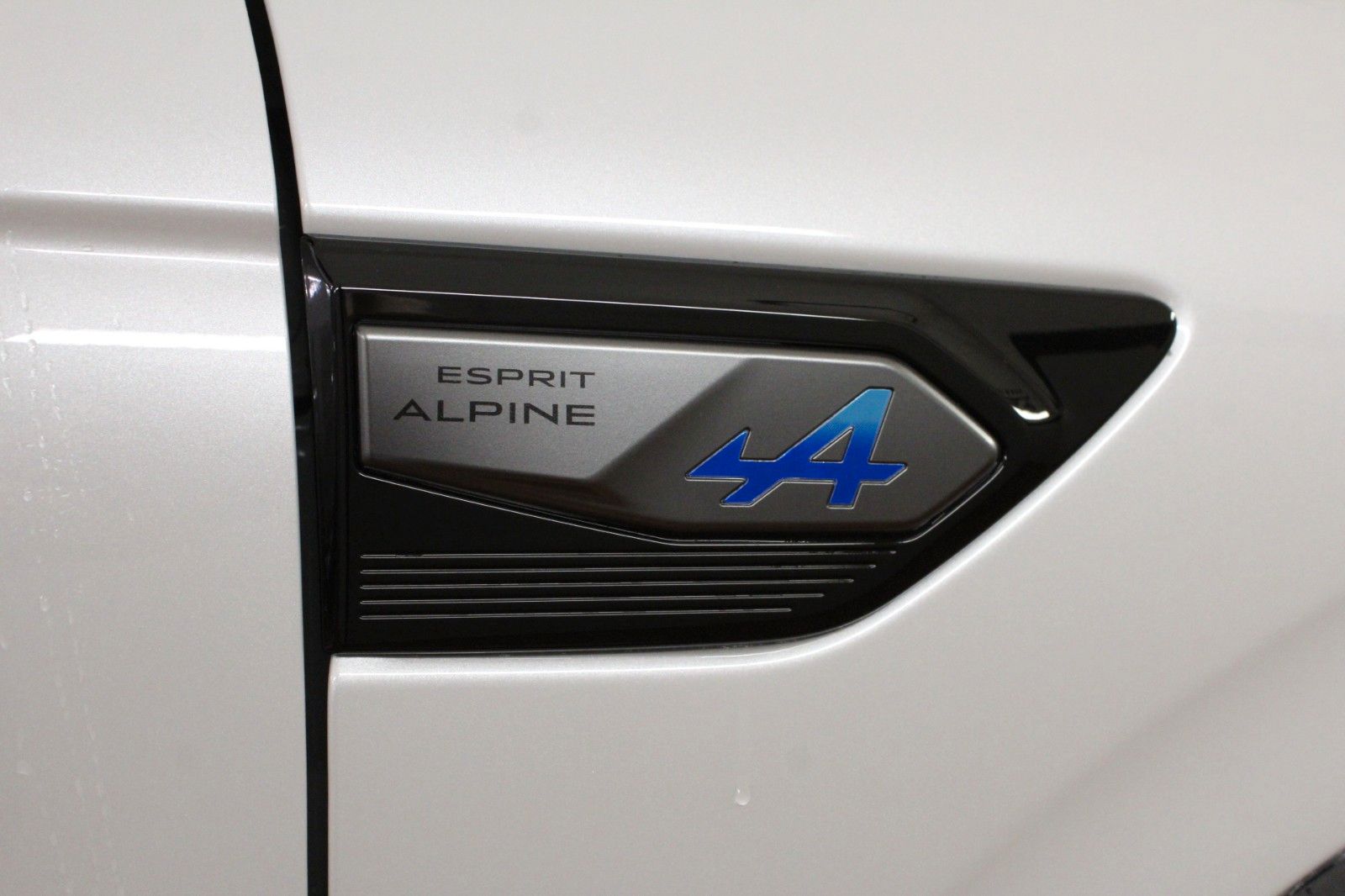 Fahrzeugabbildung Renault Arkana E-TECH Full Hybrid 145 Esprit Alpine