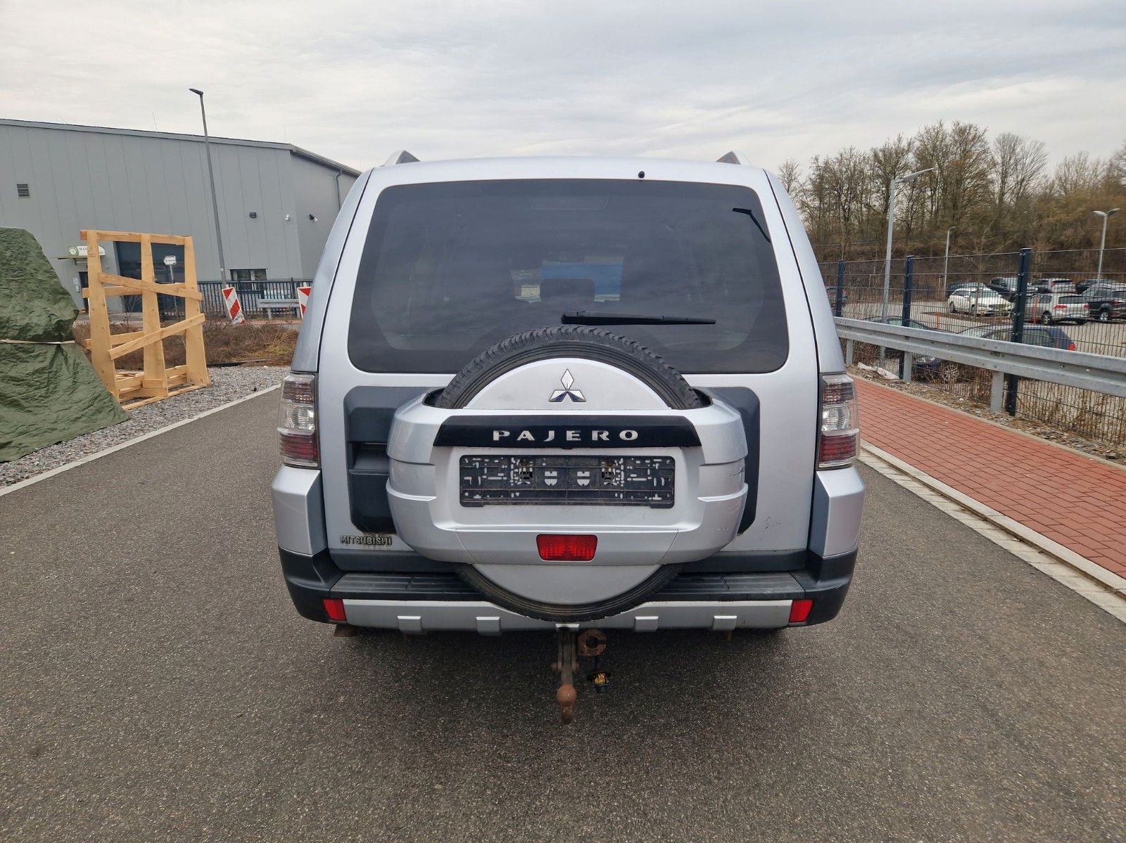 Fahrzeugabbildung Mitsubishi Pajero 3.2 DI-D Instyle ! LEDER ! NAVI ! AHK !