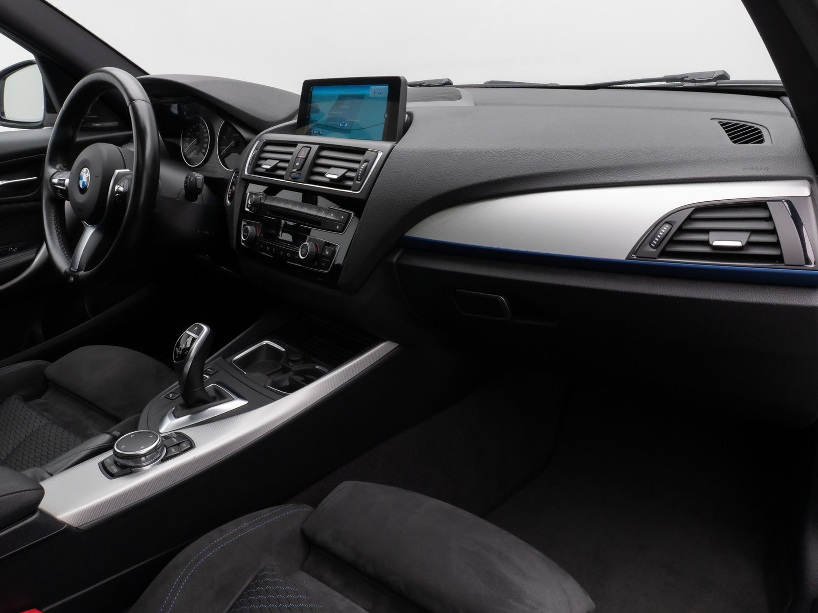 Fahrzeugabbildung BMW M135i xD Parkassist Glasdach H/K NaviPr Komfort