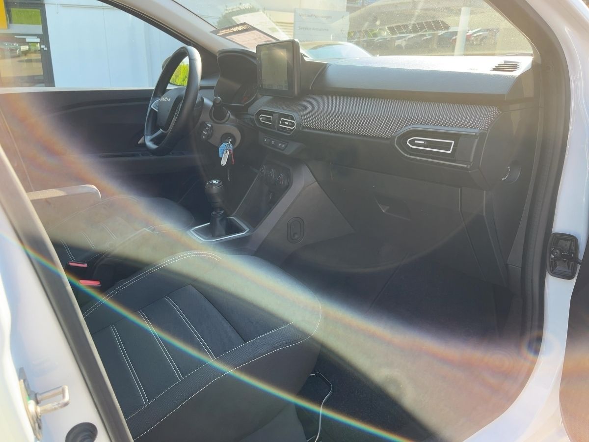 Fahrzeugabbildung Dacia Jogger Expression TCe 110 ABS Fahrerairbag ESP Z