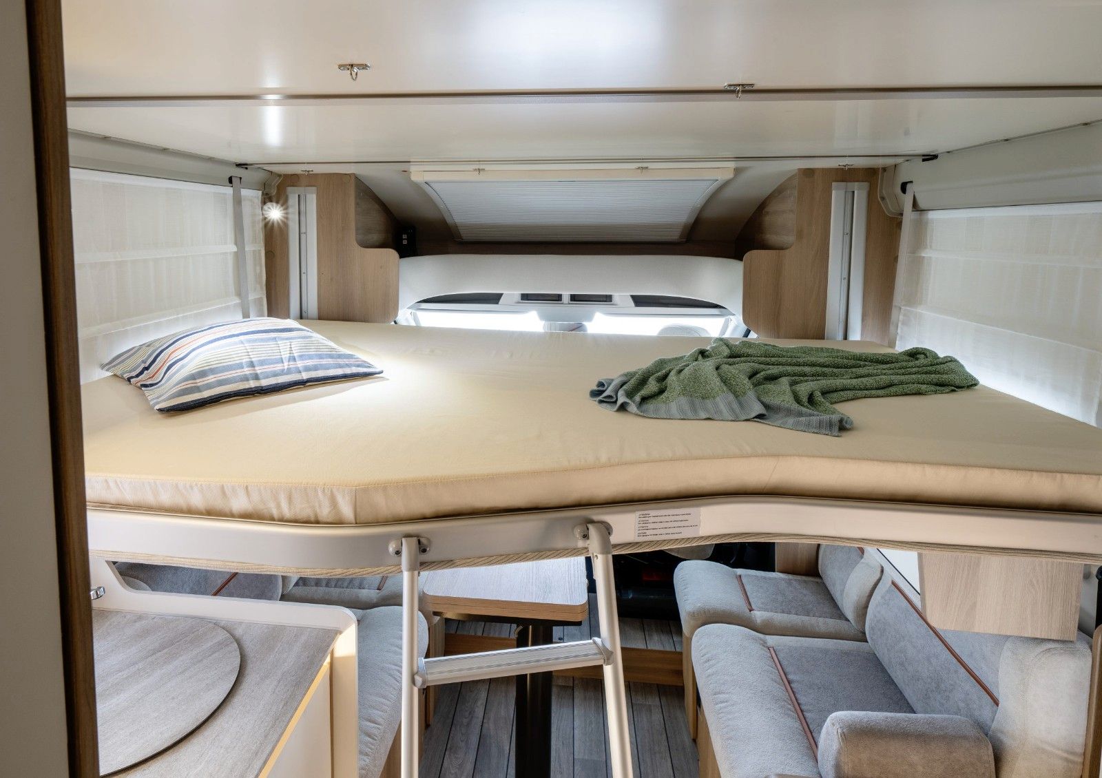 Fahrzeugabbildung Forster T 745 EF Vibe Edition *165PS*Autom.*TV*WLAN*Mark