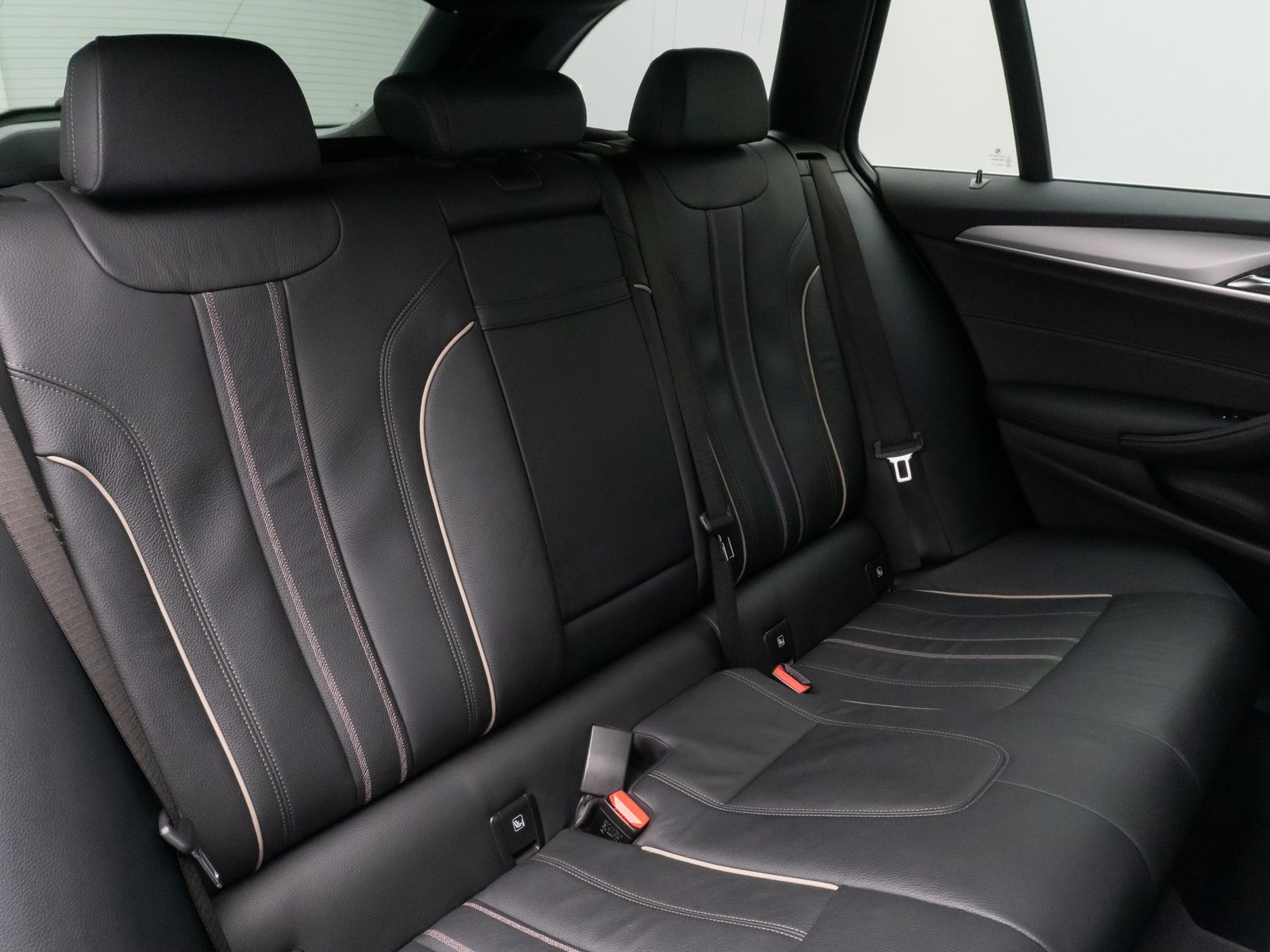 Fahrzeugabbildung BMW 530d Kamera DAB HiFi 4xKlima Leder Sport Alarm