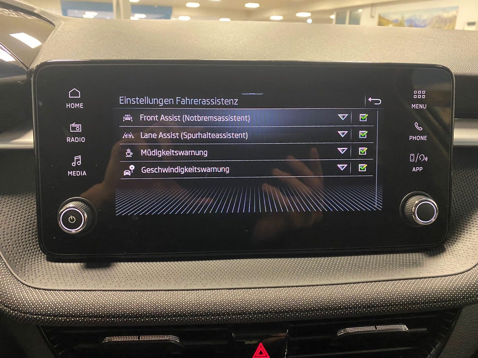 Fahrzeugabbildung SKODA Fabia 1.0 TSI Selection+bis 2030 Garantie+100tKM