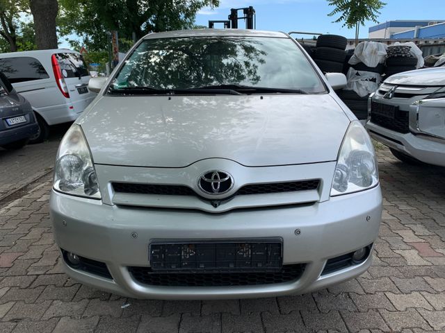 Toyota Corolla Verso 1.8 Executive Automatik 7 Sitzer