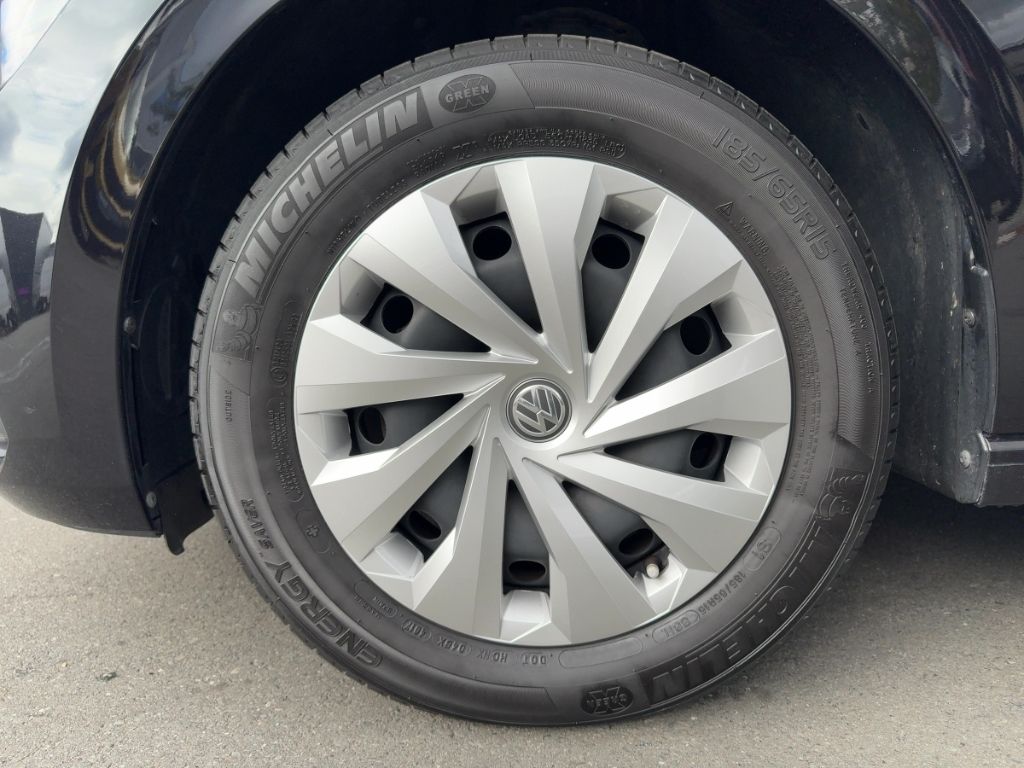 Fahrzeugabbildung Volkswagen Polo Comfortline Sitzheizung Klima Einparkhilf